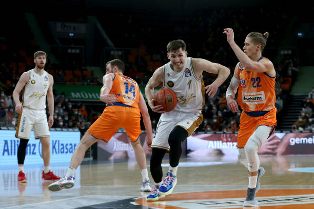 展开进攻 展开进攻