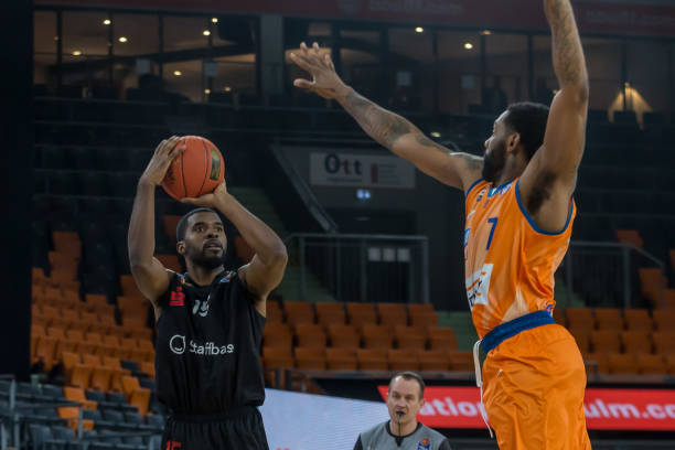 与之对应 与之对应